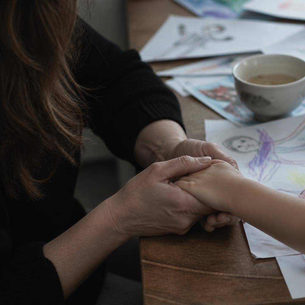 Parental Burnout คืออะไร? รู้จักภาวะหมดไฟของพ่อแม่ พร้อมแนวทางดูแลใจและขอความช่วยเหลืออย่างเหมาะสม